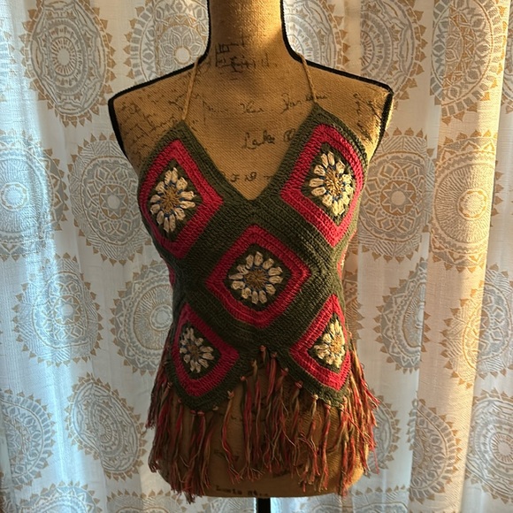 Tops - Hippie. Boho. Bohemian. Beachwear. Hippie chick crocheted top.
